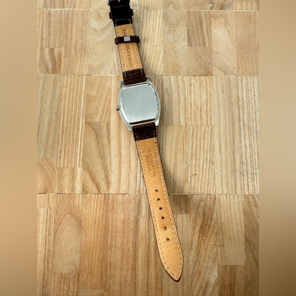 Vintage hush Puppies barrel shaped silver tone brown leather watch NEW BATTERY - Picture 10 of 11